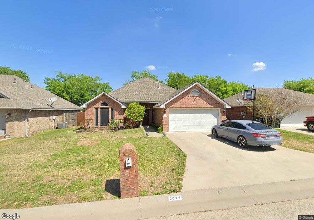 2011 Brooke Dr, Sanger, TX 76266 - photo 1