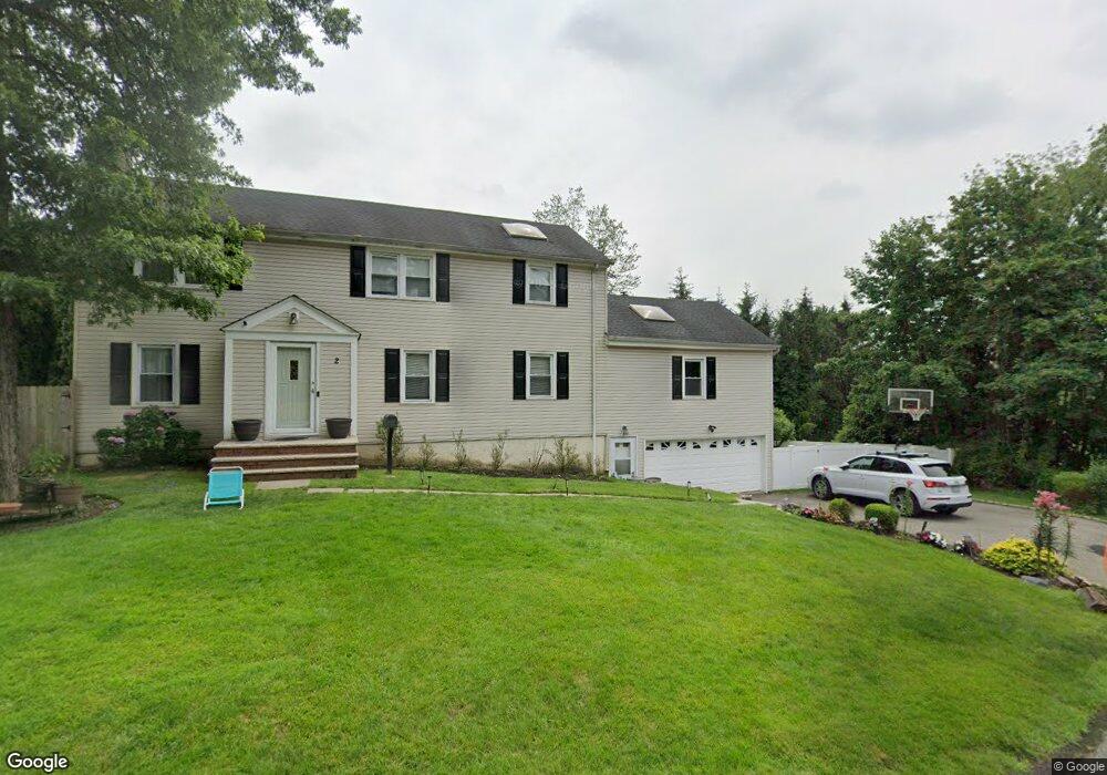 2 Bridge Rd, Manhasset, NY 11030 - photo 1