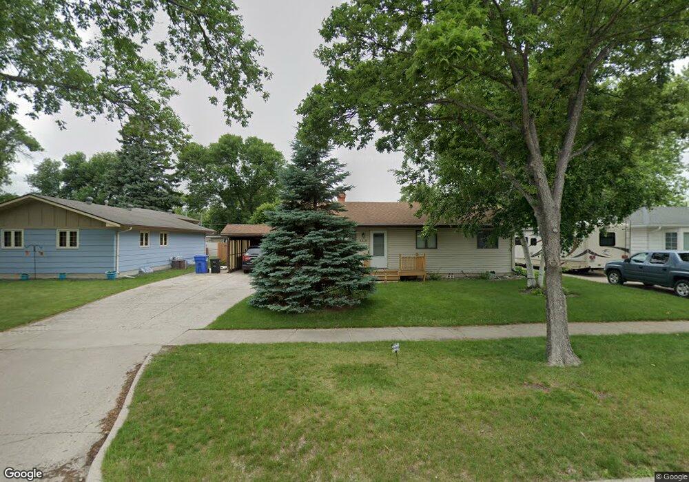 2910 3rd St N, Fargo, ND 58102 - photo 1
