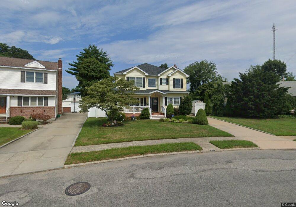 812 Brent Dr, Wantagh, NY 11793 - photo 1