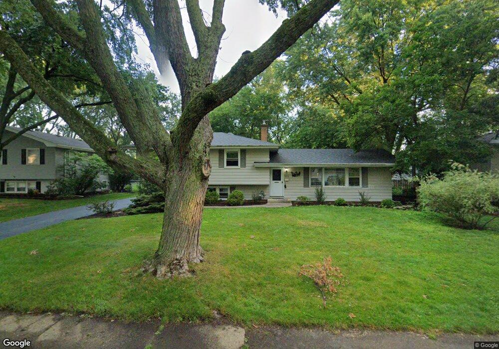 525 Spruce Dr, Naperville, IL 60540 - photo 1