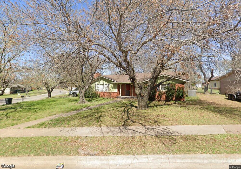 1318 Roberts Ave, Cleburne, TX 76033 - photo 1