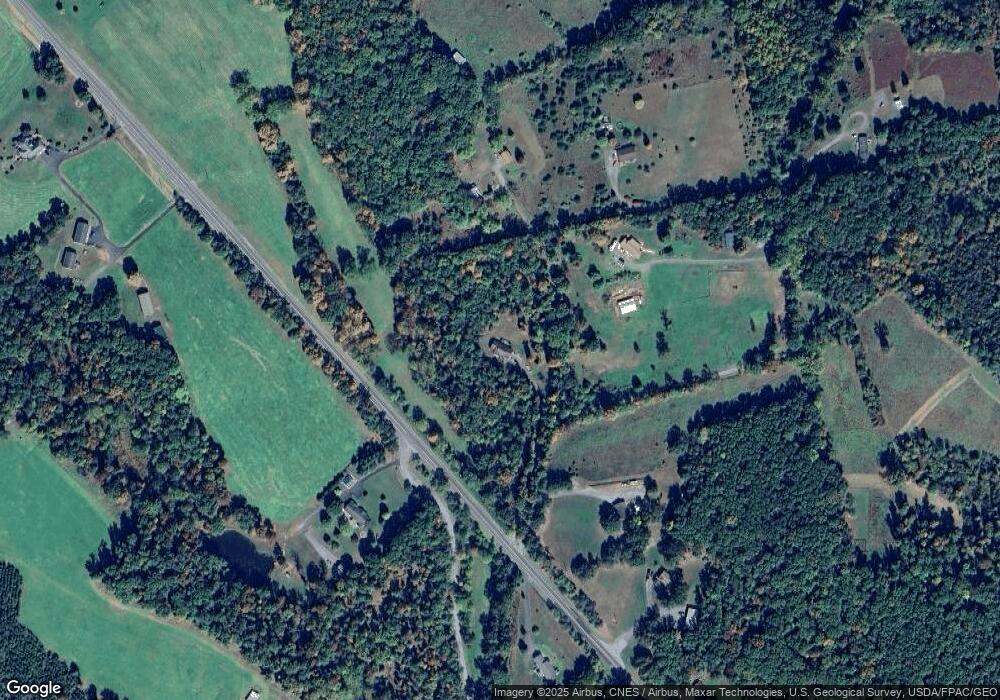 125 Redstone Rd, Cross Junction, VA 22625 - photo 1