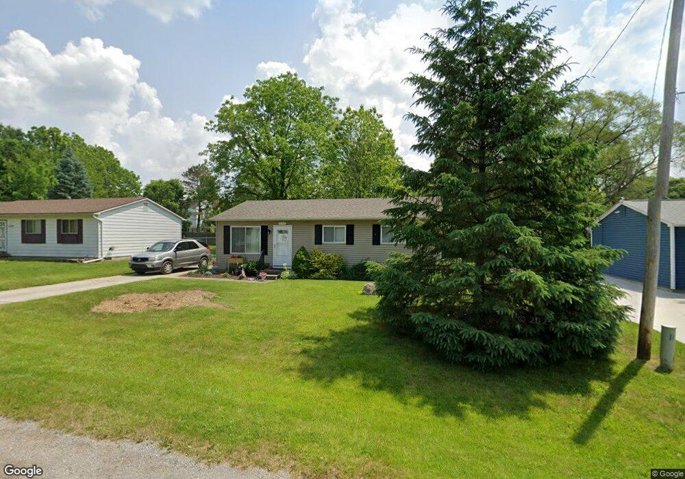 1525 Algonac Dr, Flint, MI 48532 - photo 1