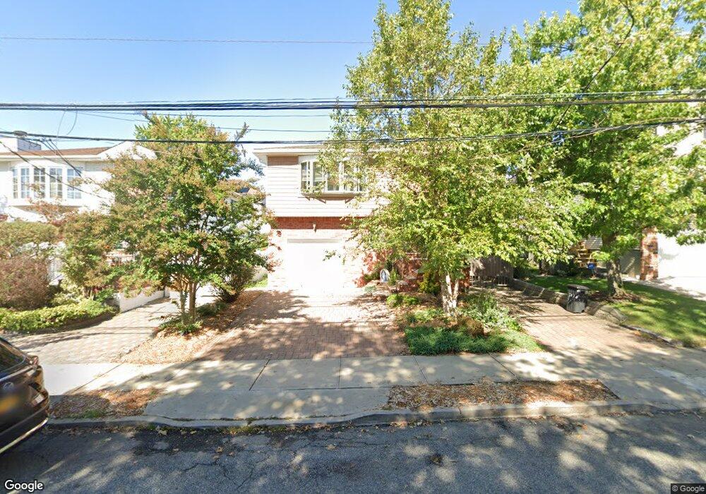 547 Edgegrove Ave unit 2, Staten Island, NY 10312 - photo 1