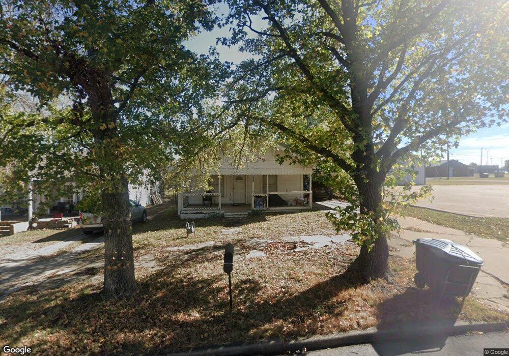 925 S Rogers Ave, Okmulgee, OK 74447 - photo 1