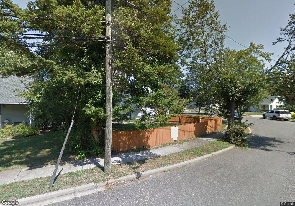 700 Wren Ct, West Hempstead, NY 11552 - photo 1