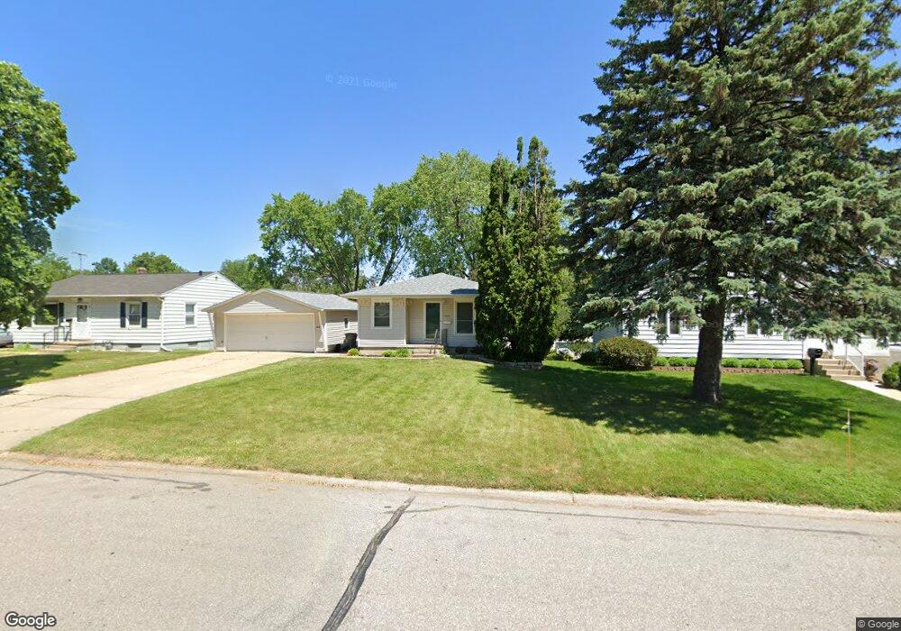 1013 W 8th St, Cedar Falls, IA 50613 - photo 1