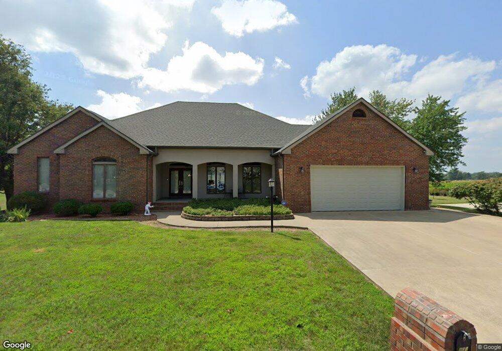 801 Mohawk Dr, Fort Branch, IN 47648 - photo 1