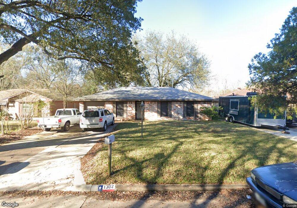 1302 W Donovan St, Houston, TX 77091 - photo 1