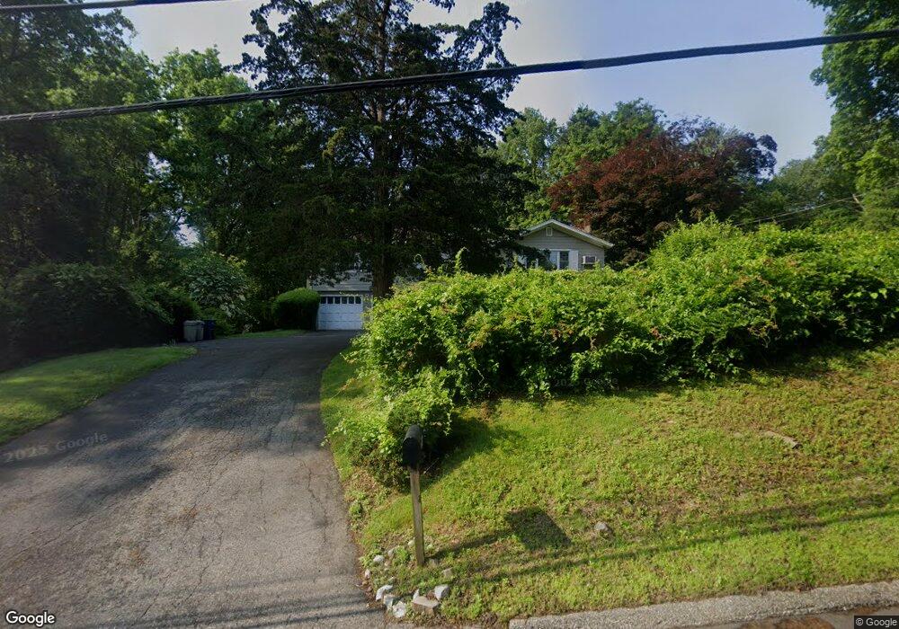 500 Turkey Hill Rd, Orange, CT 06477 - photo 1