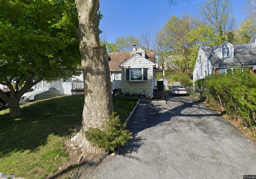 42 Cantitoe Rd, Yonkers, NY 10710 - photo 1