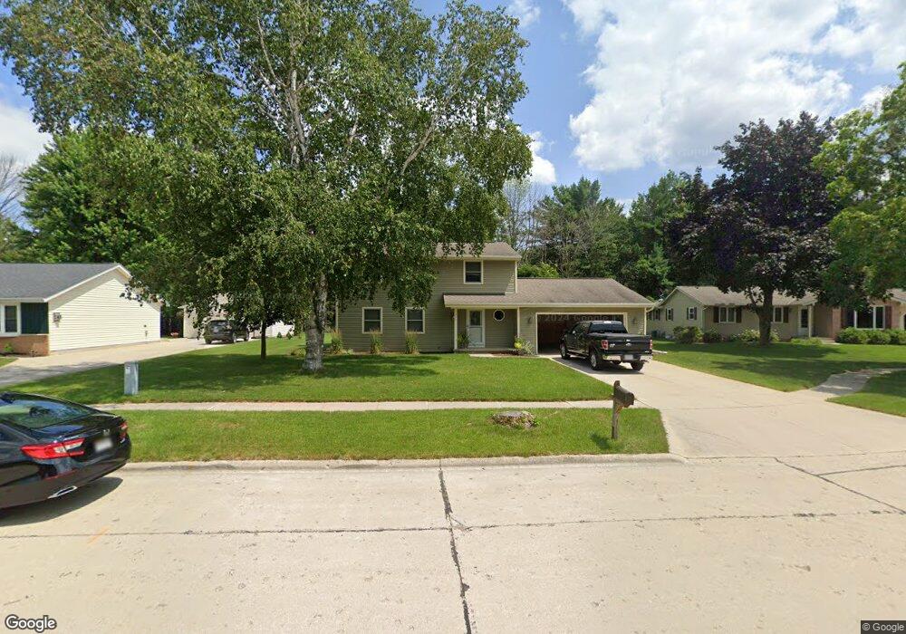 211 Harvest Ct, Manitowoc, WI 54220 - photo 1