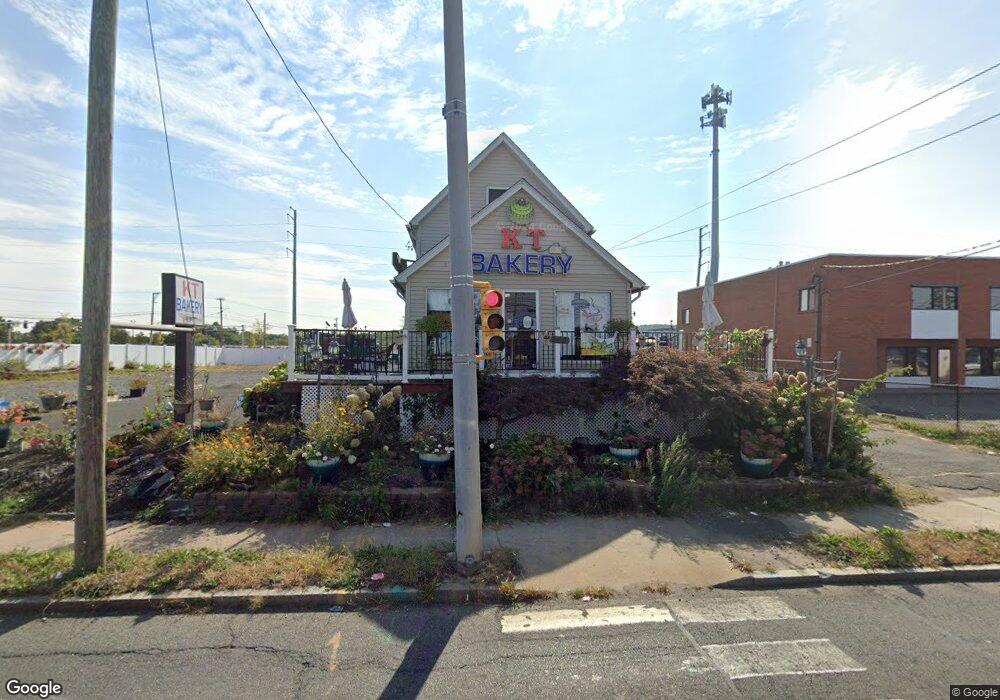 552 New Park Ave, West Hartford, CT 06110 - photo 1