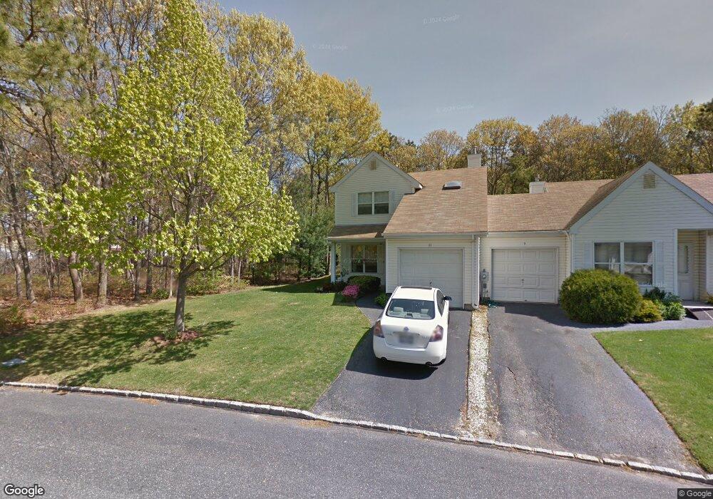 11 Lindsey Ct, Holtsville, NY 11742 - photo 1