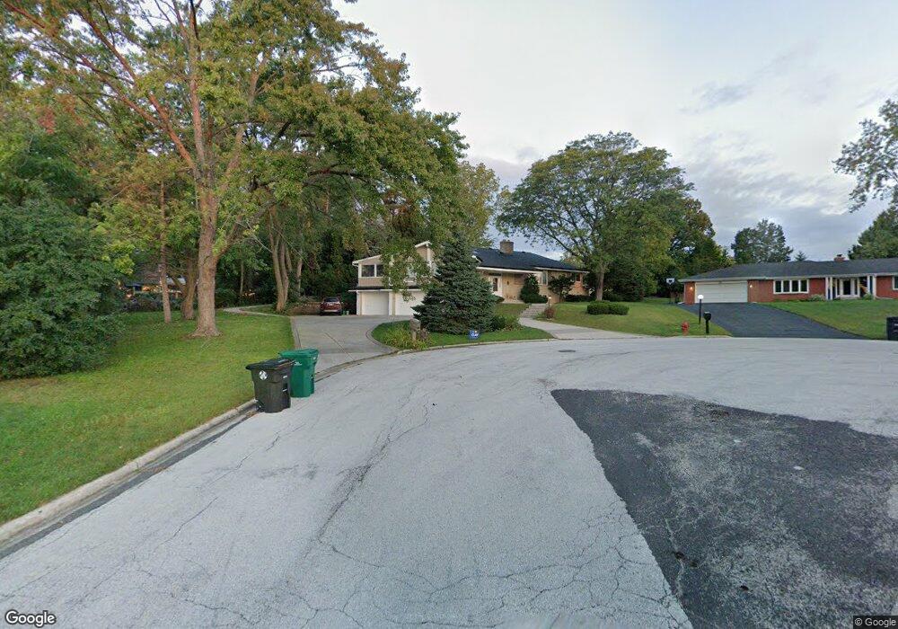 W160N8293 Old Orchard Ct, Menomonee Falls, WI 53051 - photo 1