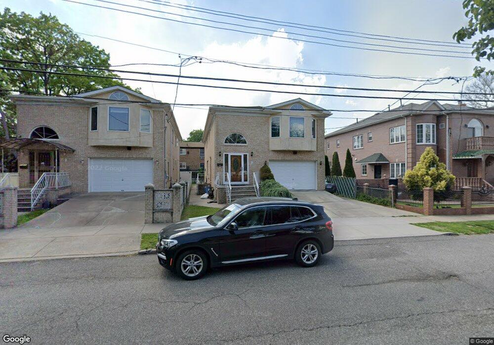 2512 Murray St, Flushing, NY 11354 - photo 1