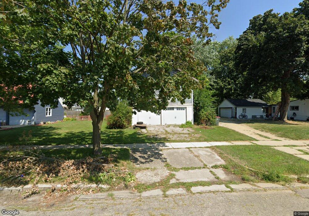 34 N Madison St, Evansville, WI 53536 - photo 1