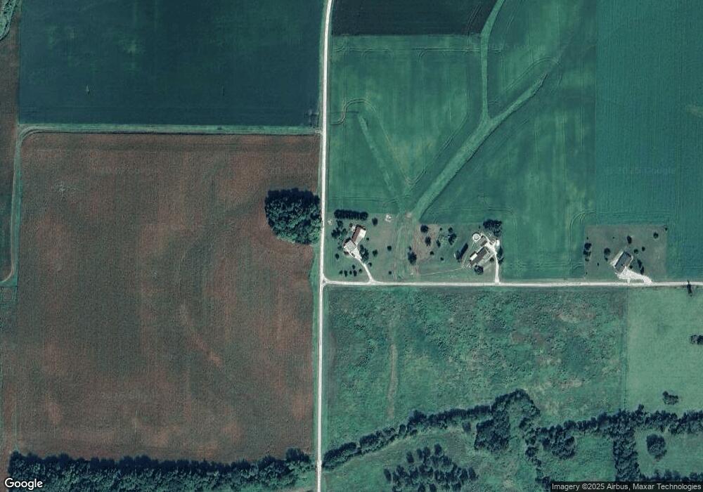 18605 Parlier Rd, Virginia, IL 62691 - photo 1