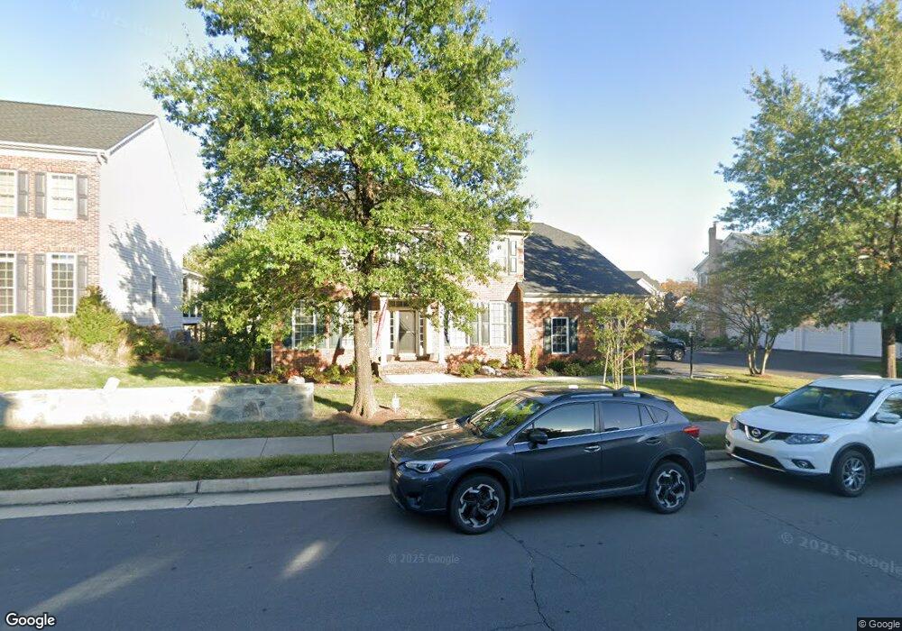 25776 Longforest Dr, Chantilly, VA 20152 - photo 1