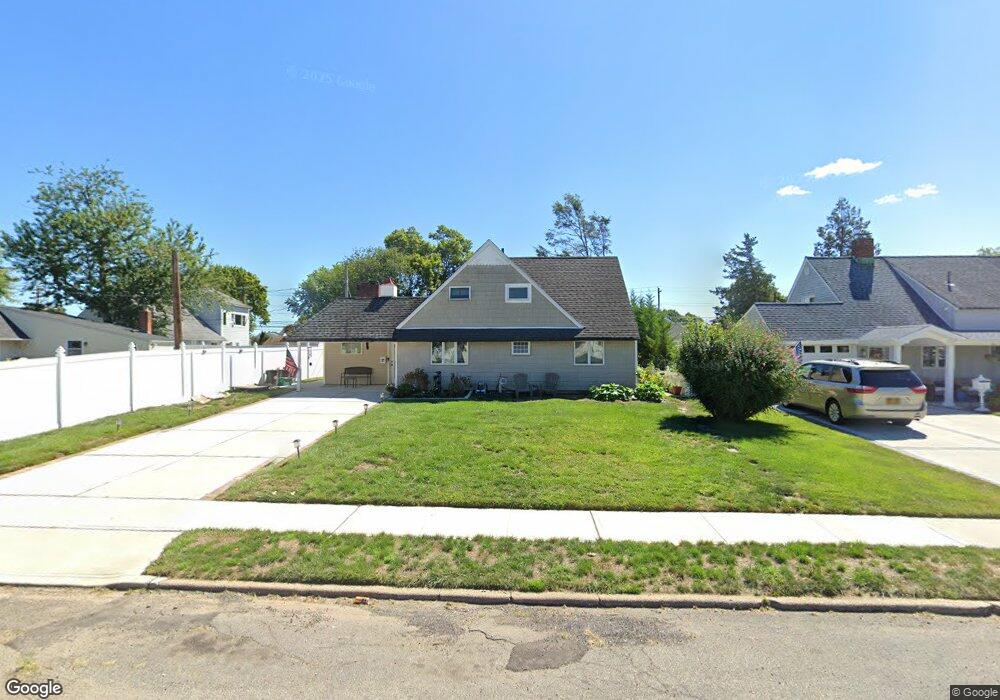 181 Red Maple Dr E, Levittown, NY 11756 - photo 1