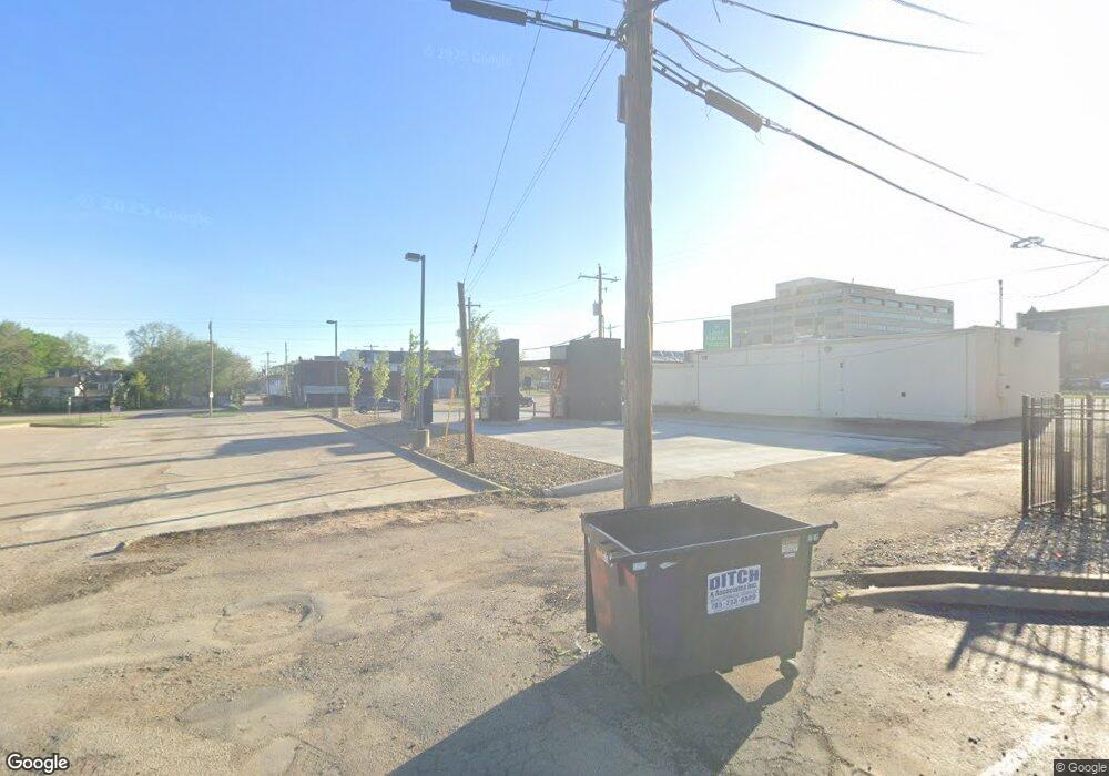 507 SW 8th Ave, Topeka, KS 66603 - photo 1
