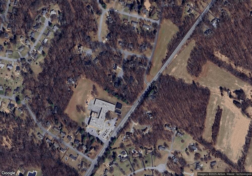 5607 Woodhaven Ct, Sykesville, MD 21784 - photo 1