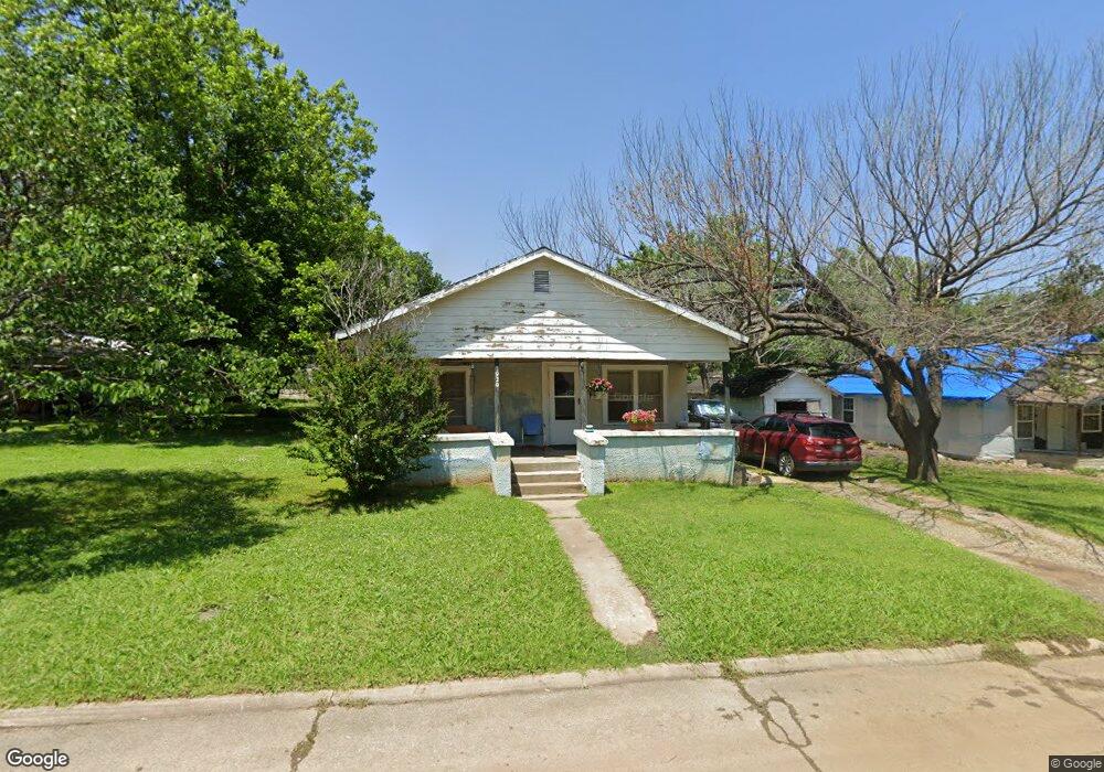 920 E 2nd St, Cushing, OK 74023 - photo 1