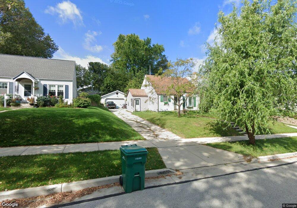 W164N8603 Hiawatha Ave, Menomonee Falls, WI 53051 - photo 1