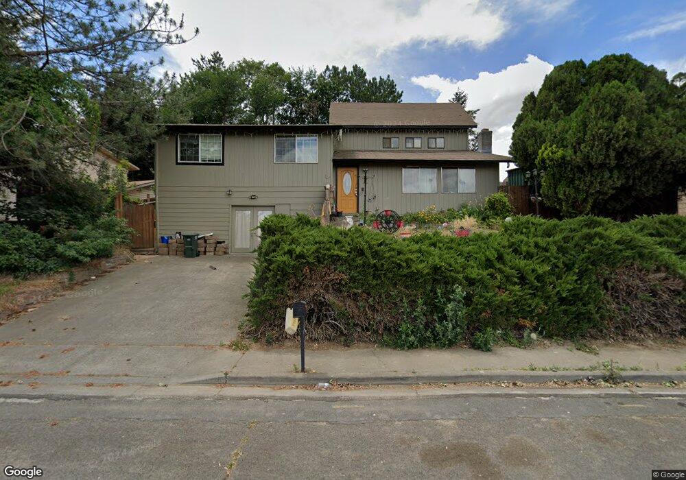 919 SE 2nd St, Pendleton, OR 97801 - photo 1