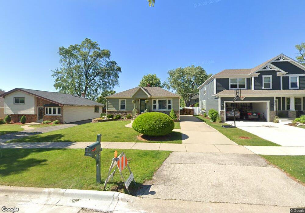 577 W Belden Ave, Elmhurst, IL 60126 - photo 1