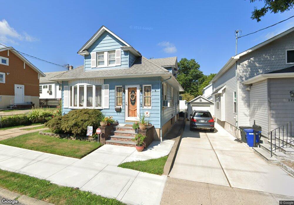 304 Demorest Ave, Staten Island, NY 10314 - photo 1