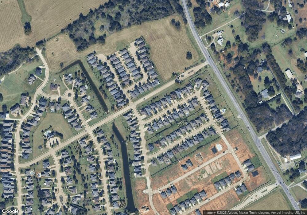 305 Paddle Boat Dr, Granbury, TX 76049 - photo 1