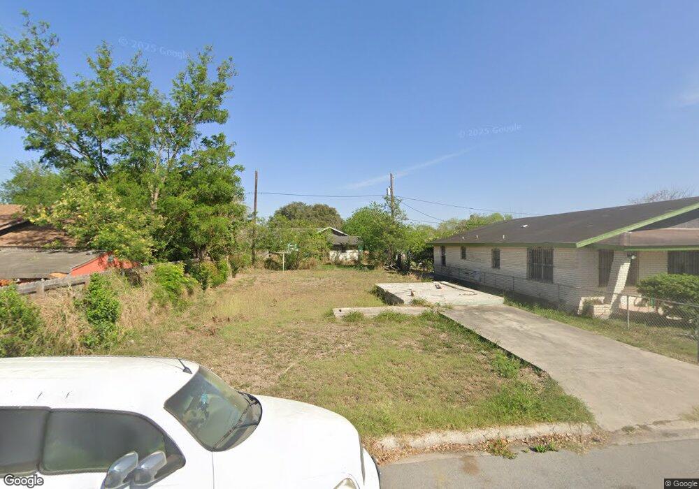 916 N Cypress St, Pharr, TX 78577 - photo 1