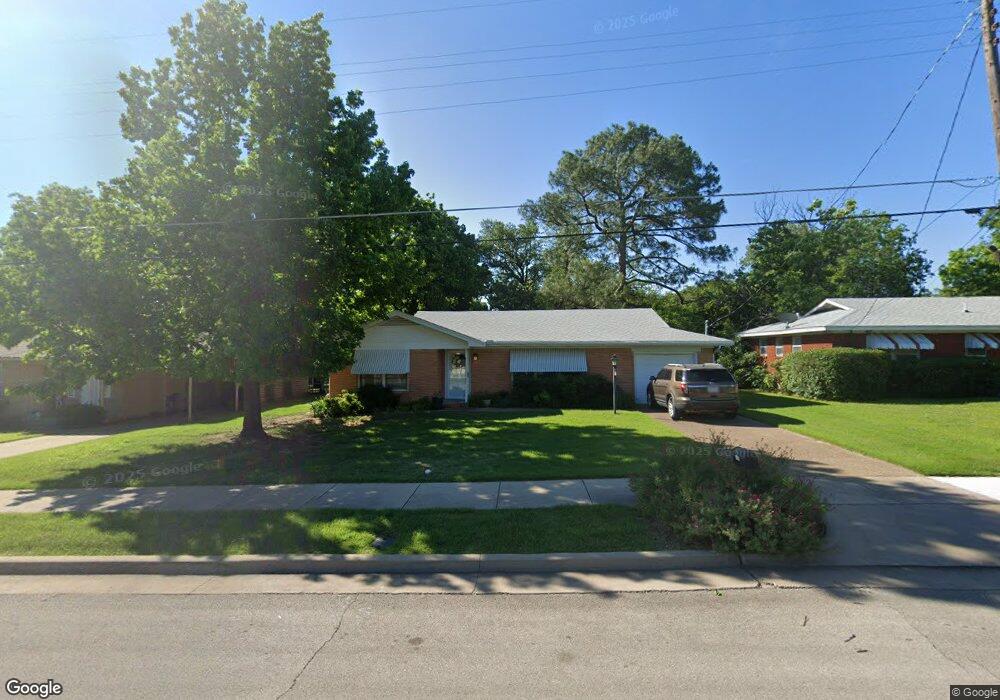 1211 Poindexter Ave, Cleburne, TX 76033 - photo 1