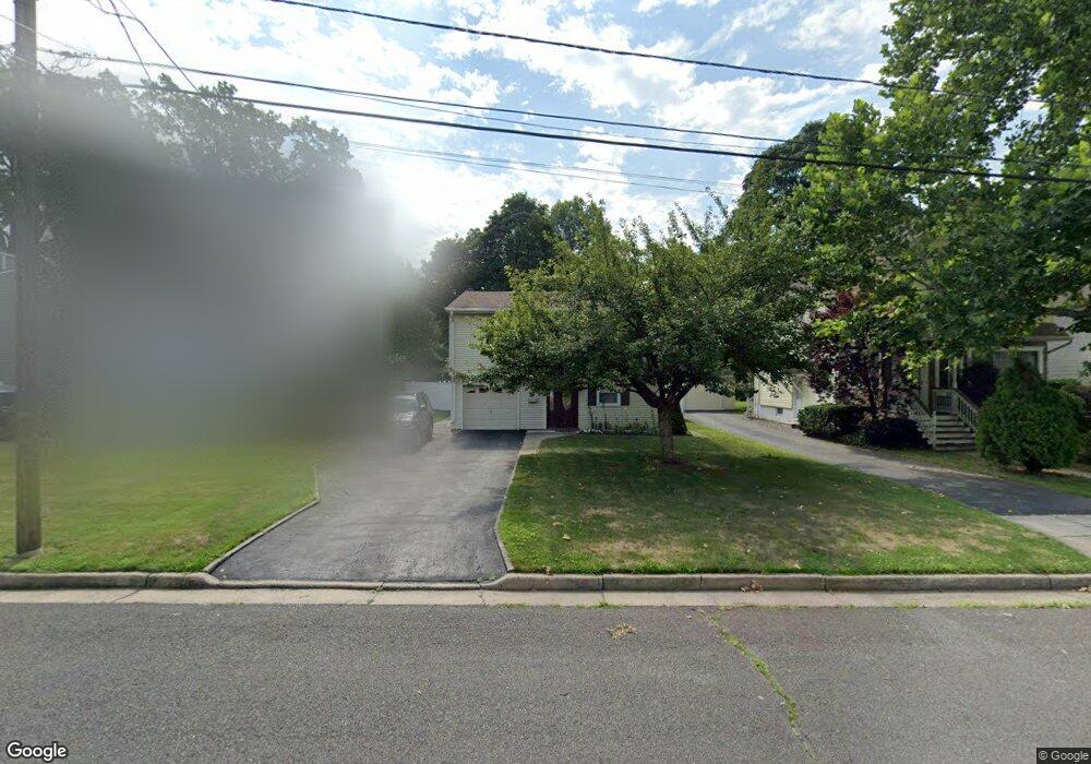 124 Nutwood Ave, Middlesex, NJ 08846 - photo 1