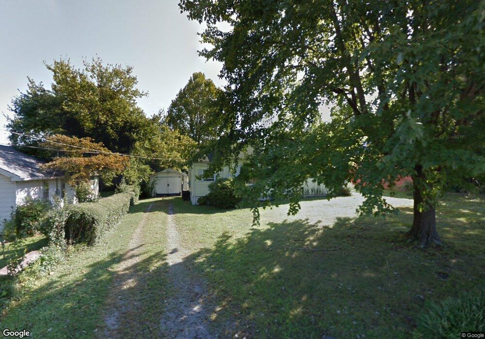 204 Wren Dr, Hendersonville, NC 28792 - photo 1