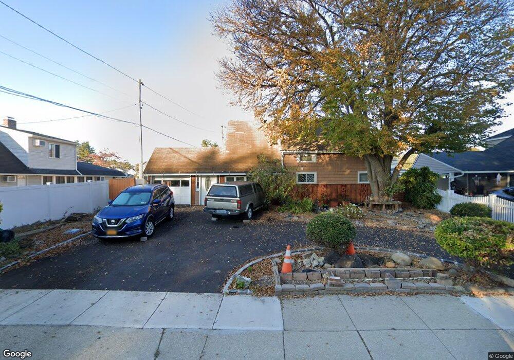 5 Skylark Ln, Levittown, NY 11756 - photo 1