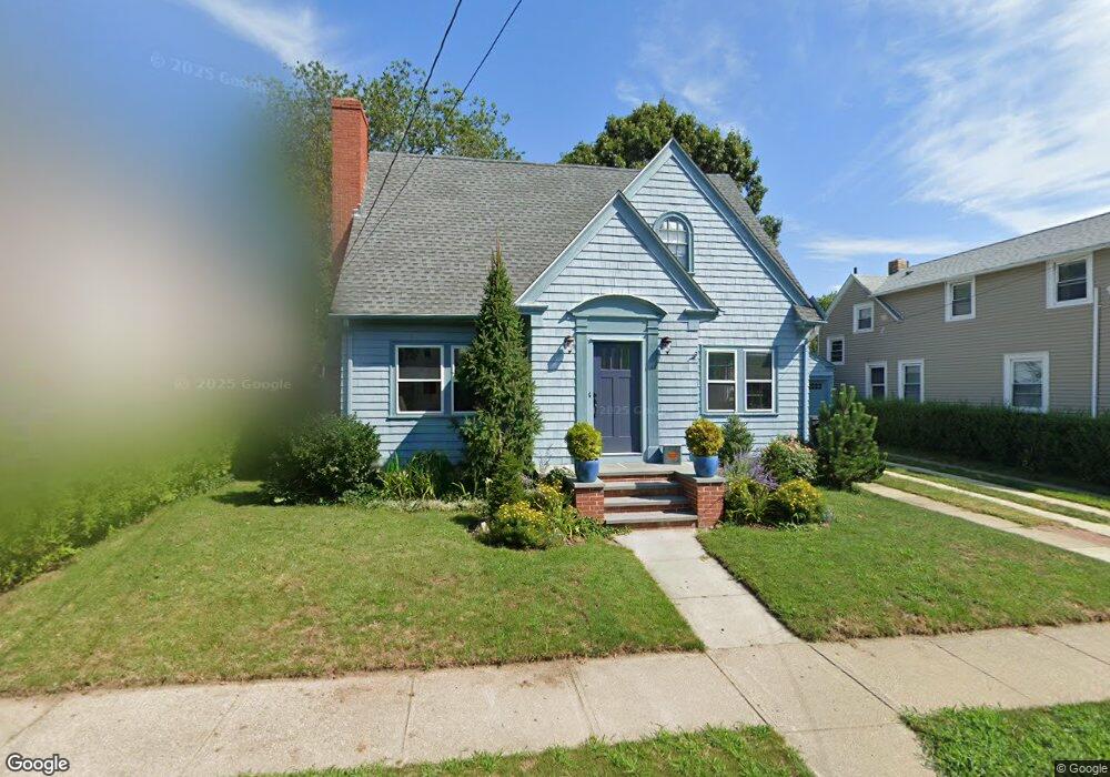 121 Bay View Ave, Providence, RI 02905 - photo 1