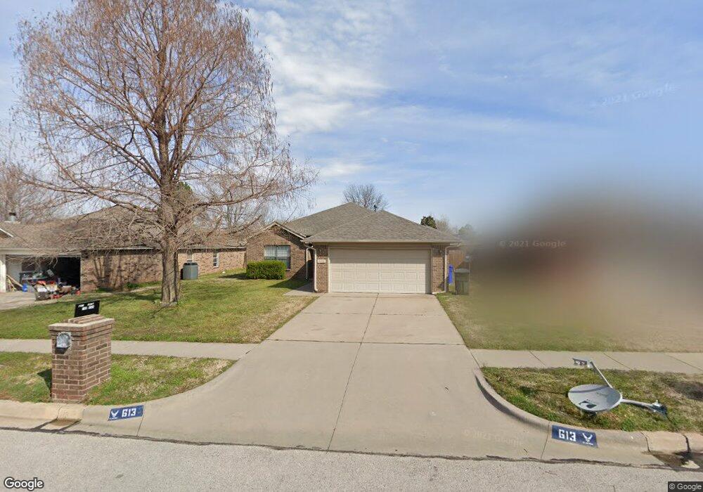 613 Verreaux Dr, Norman, OK 73072 - photo 1