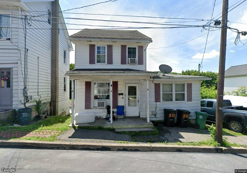 210 Clay St, Tamaqua, PA 18252 - photo 1