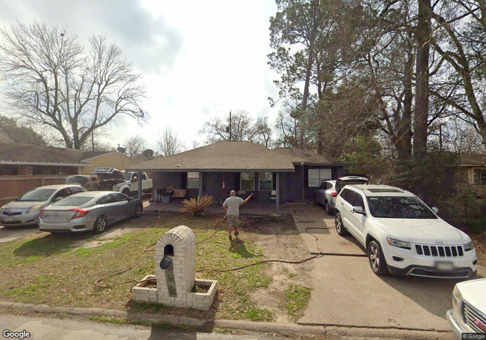 2932 Fleetwood St, Houston, TX 77093 - photo 1
