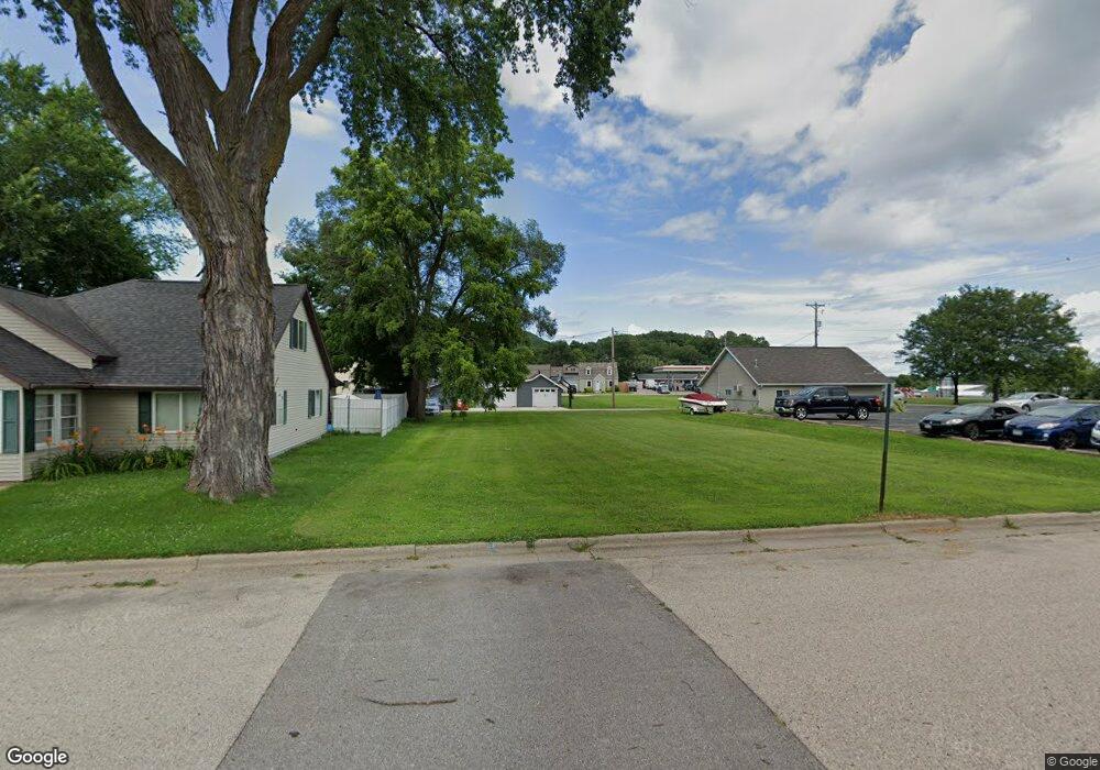 226 N 3rd St, La Crescent, MN 55947 - photo 1