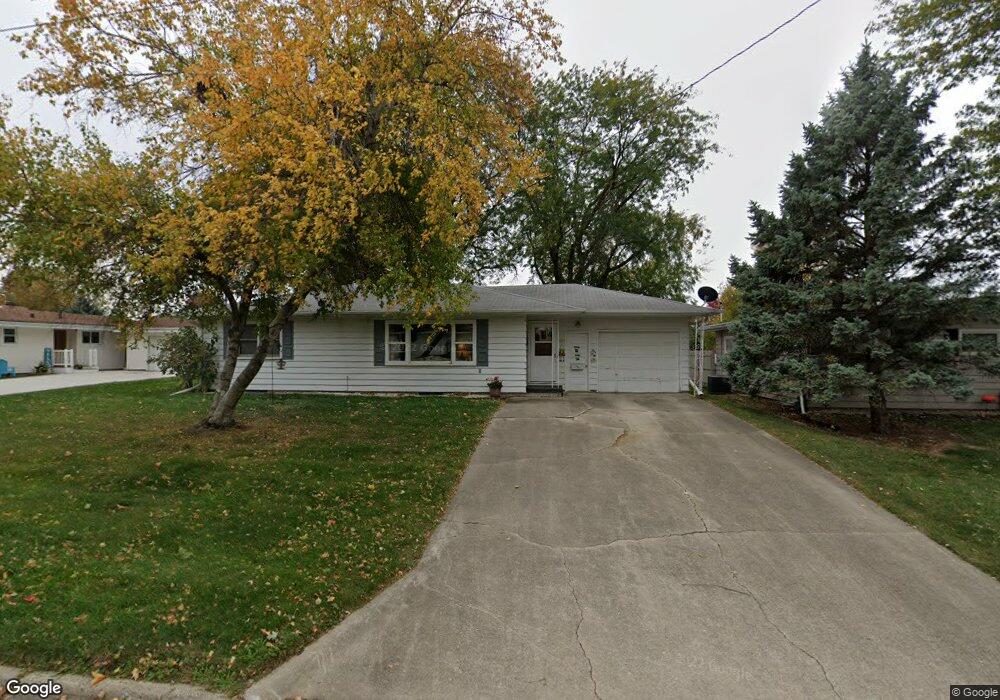 805 S 14th Ave W, Newton, IA 50208 - photo 1