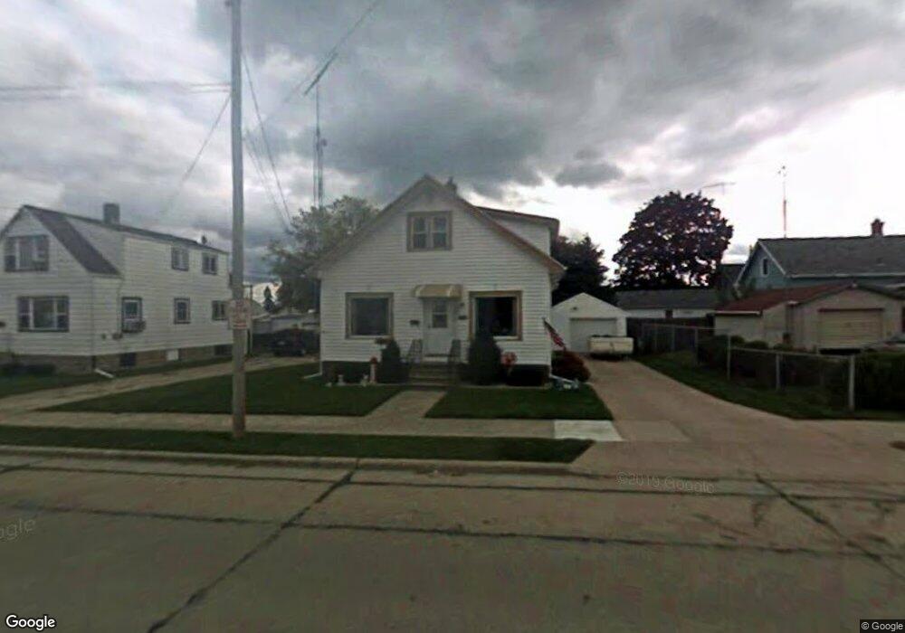 1719 12th St, Two Rivers, WI 54241 - photo 1