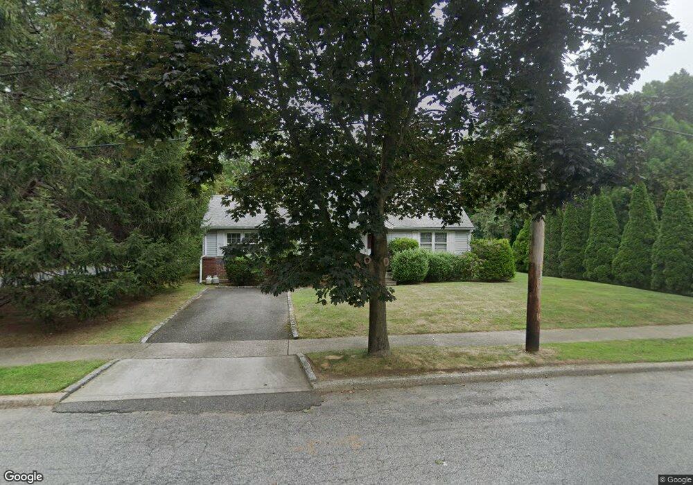 1 Barlow Ave, Glen Cove, NY 11542 - photo 1