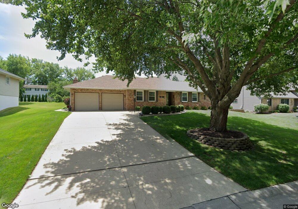 2249 E 46th Place, Davenport, IA 52807 - photo 1