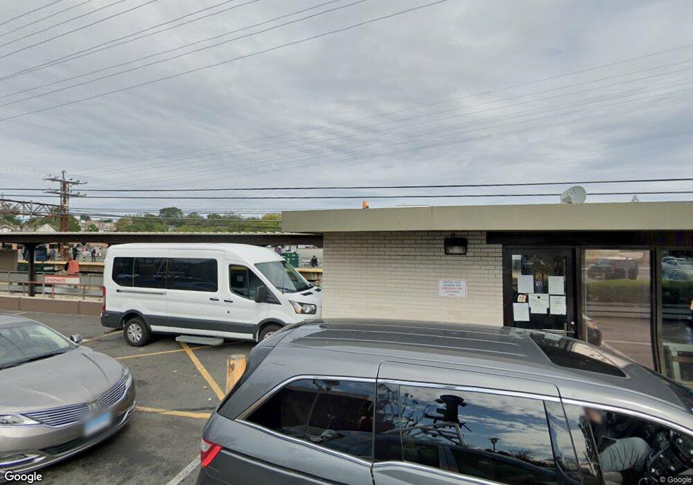 31 Guildford Ln, Greenwich, CT 06831 - photo 1