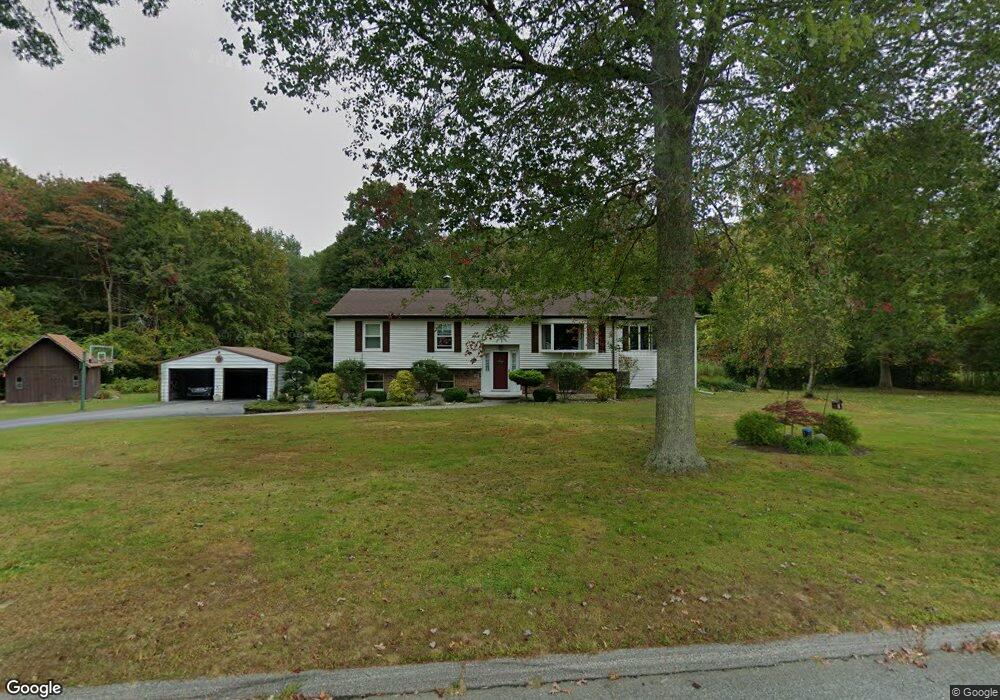 136 Usher Swamp Rd, Colchester, CT 06415 - photo 1