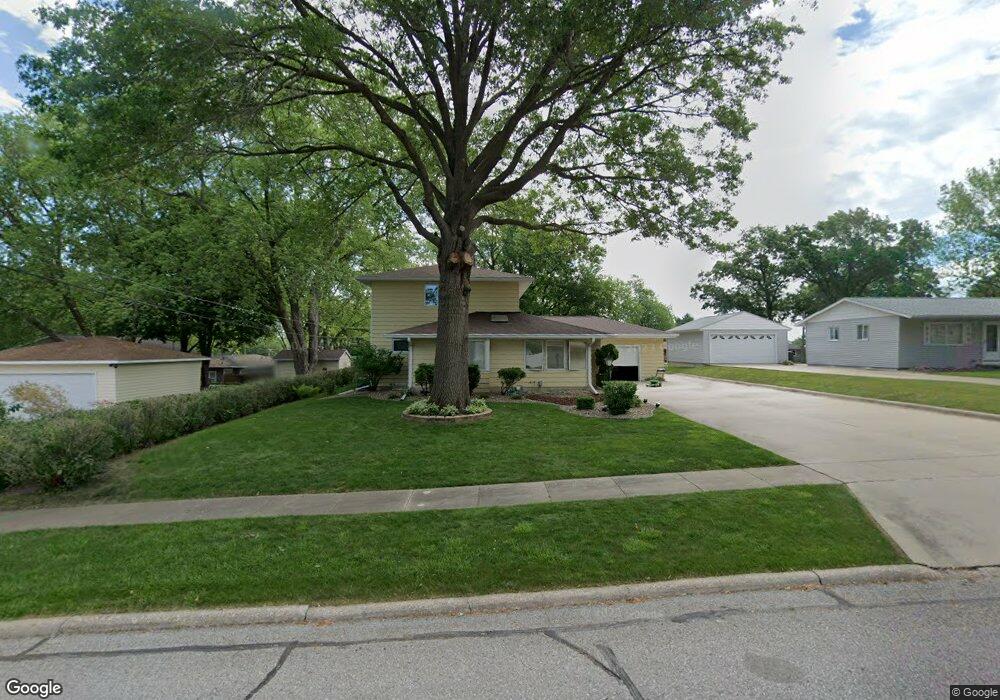 4116 Hillside Dr, Cedar Falls, IA 50613 - photo 1